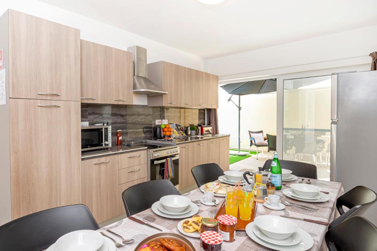 Summer Breeze 3 Bedroom Family Maisonette With Sunny Terrace In Mellieha - By Getawaysmalta Exteriör bild