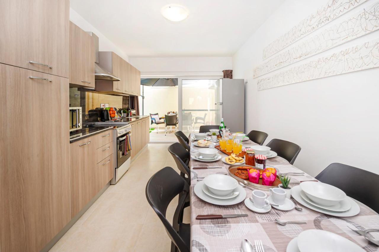 Summer Breeze 3 Bedroom Family Maisonette With Sunny Terrace In Mellieha - By Getawaysmalta Exteriör bild