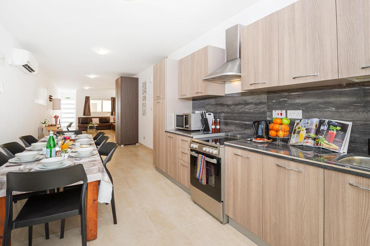 Summer Breeze 3 Bedroom Family Maisonette With Sunny Terrace In Mellieha - By Getawaysmalta Exteriör bild