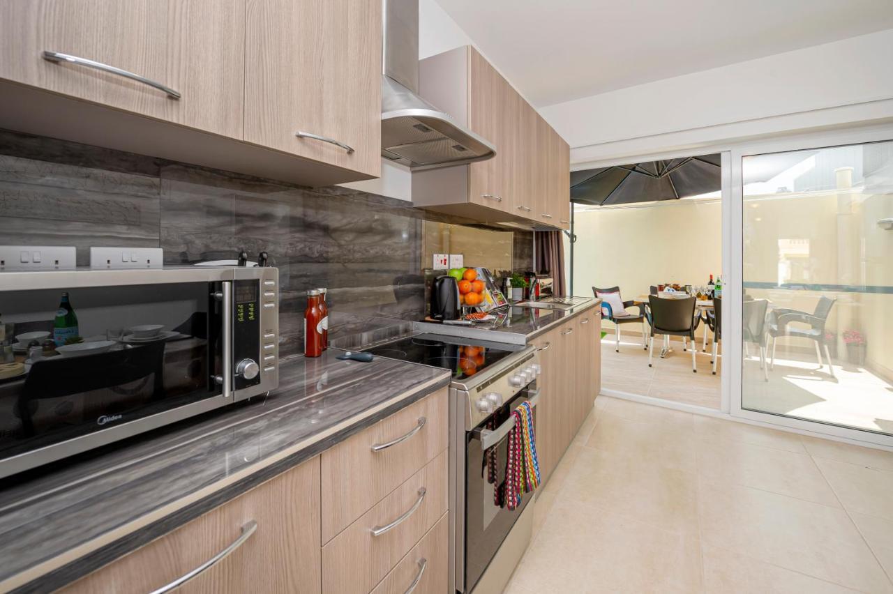 Summer Breeze 3 Bedroom Family Maisonette With Sunny Terrace In Mellieha - By Getawaysmalta Exteriör bild